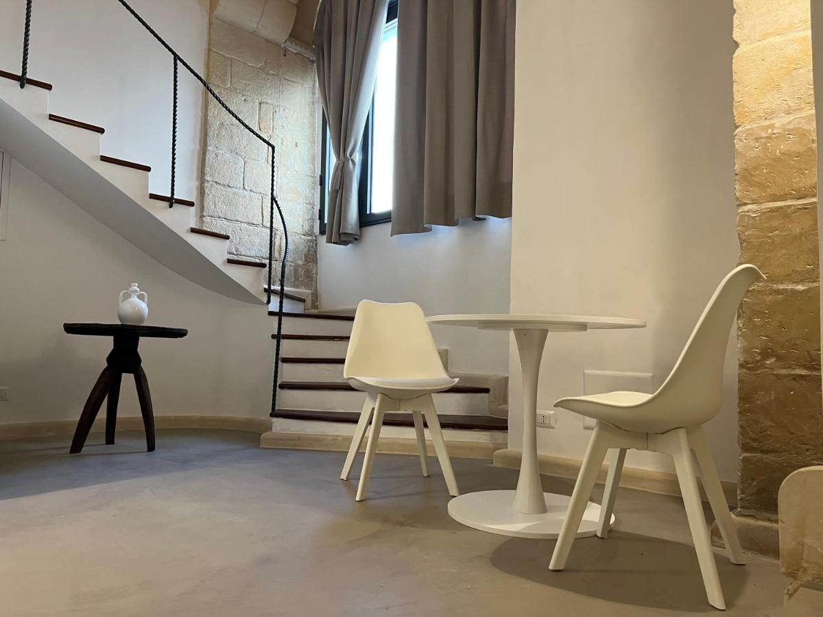Ai Propilei Del Duomo Luxury Suite Лече Екстериор снимка